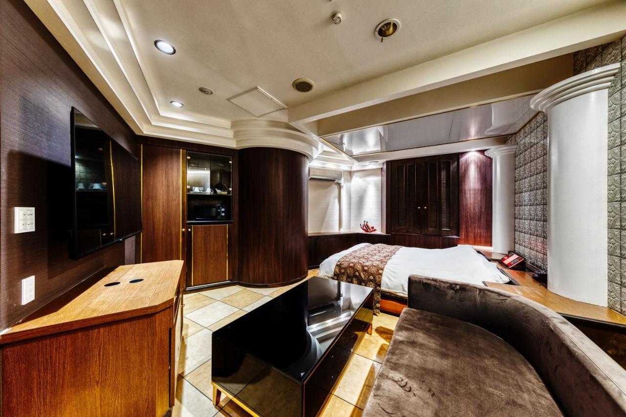 Hotel Artia Dinosaur Machida -Adult Only Kamiseya ภายนอก รูปภาพ